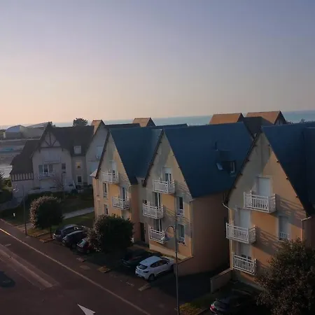 Vue 180° A 200 M De La En Normandie +parking Courseulles-sur-Mer
